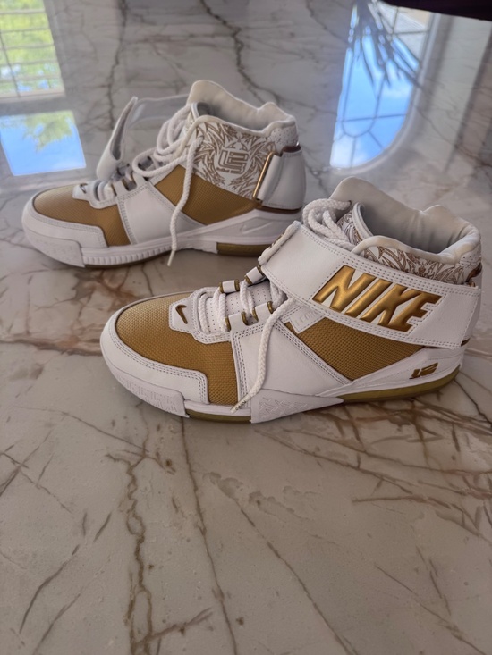Nike Zoom LeBron 2 Retro Maccabi Tel Aviv size US 9.5 main image 5